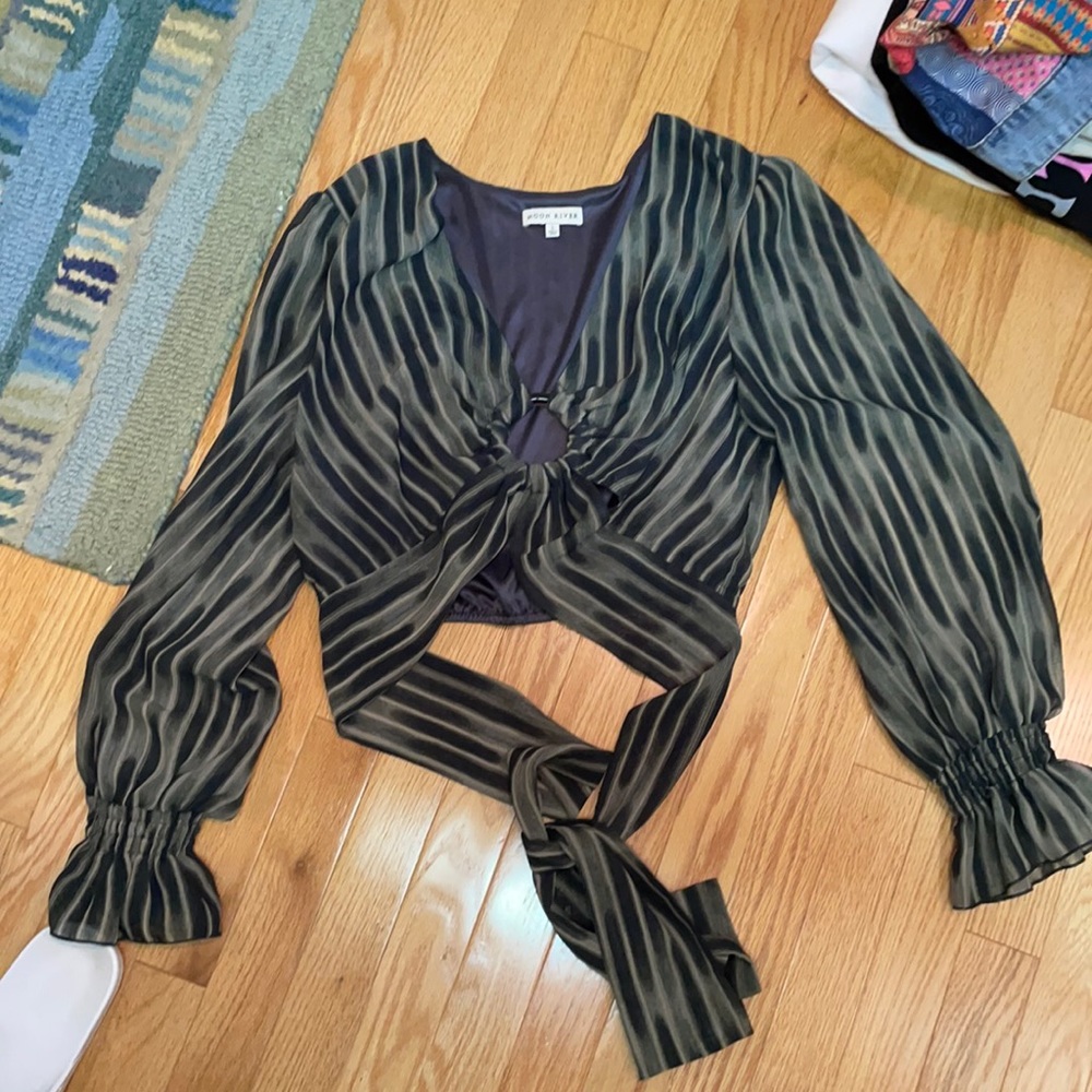 Cropped blouse